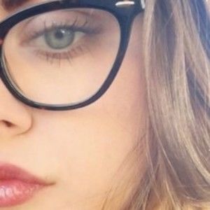 Meet your Posher, Brit